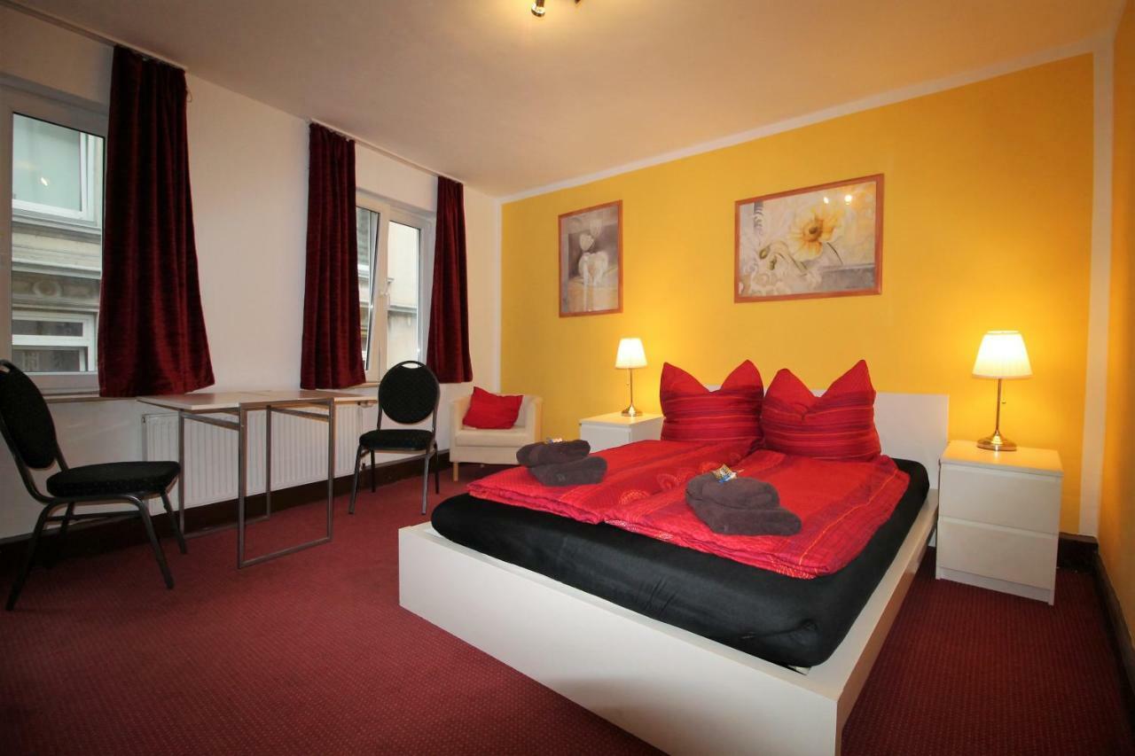 Sleep In Hamburg St. Pauli Hotel Exterior photo